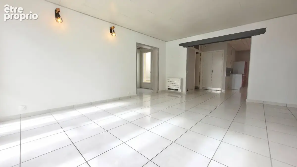 Maison de centre bourg de plain pied 2 chambres et jardin Donges 4 pièce(s) 87 m2 - photo 2