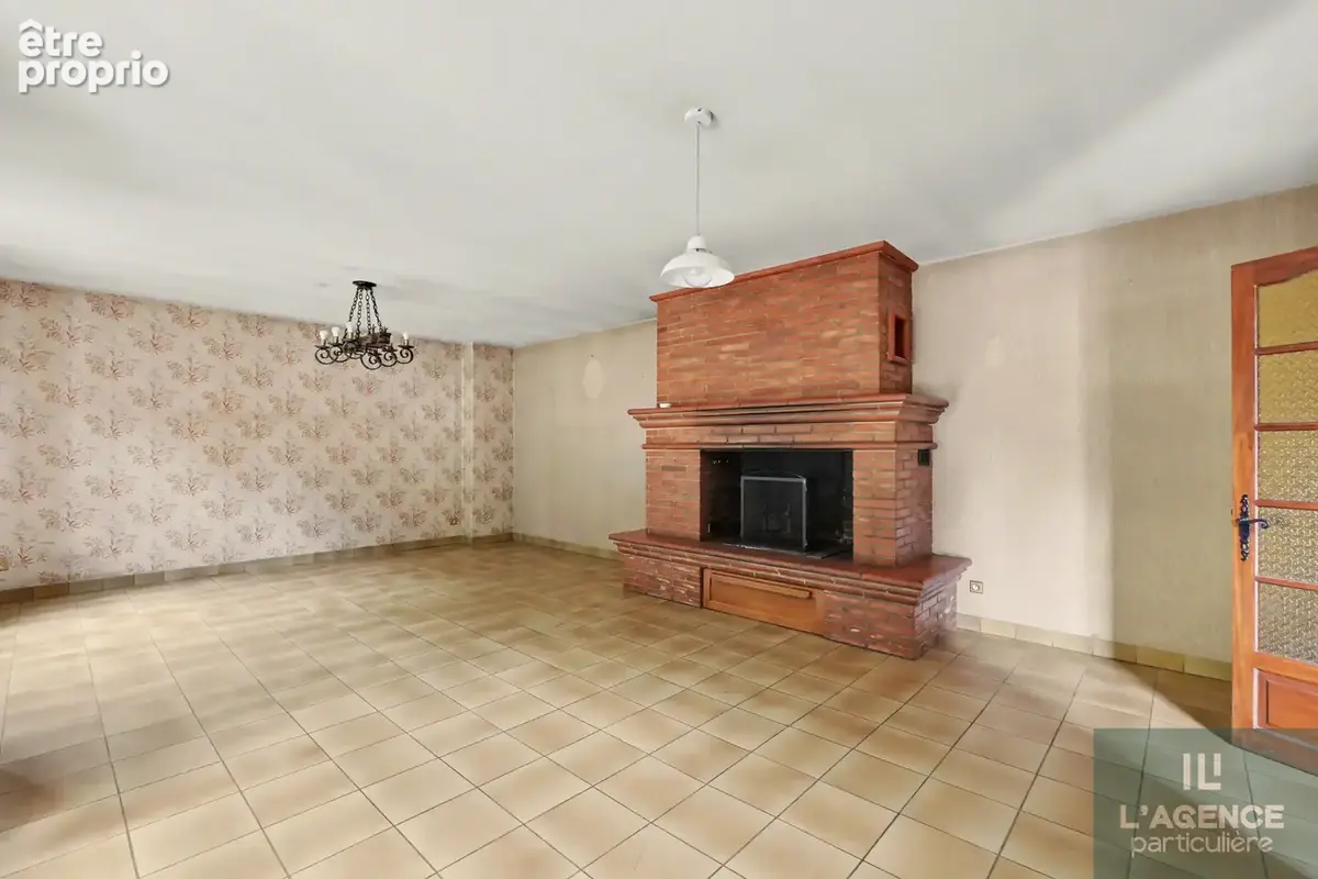 Maison T5 de 145 m2 avec comble de 152 m2 et sous-sol de 157 m2 sur un terrrain arboré de 2500 m2 - photo 5