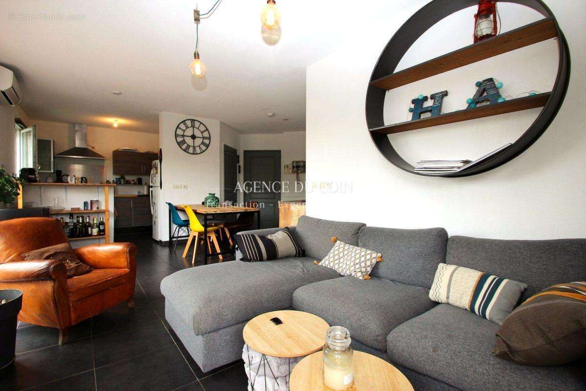 Appartement à LE MUY