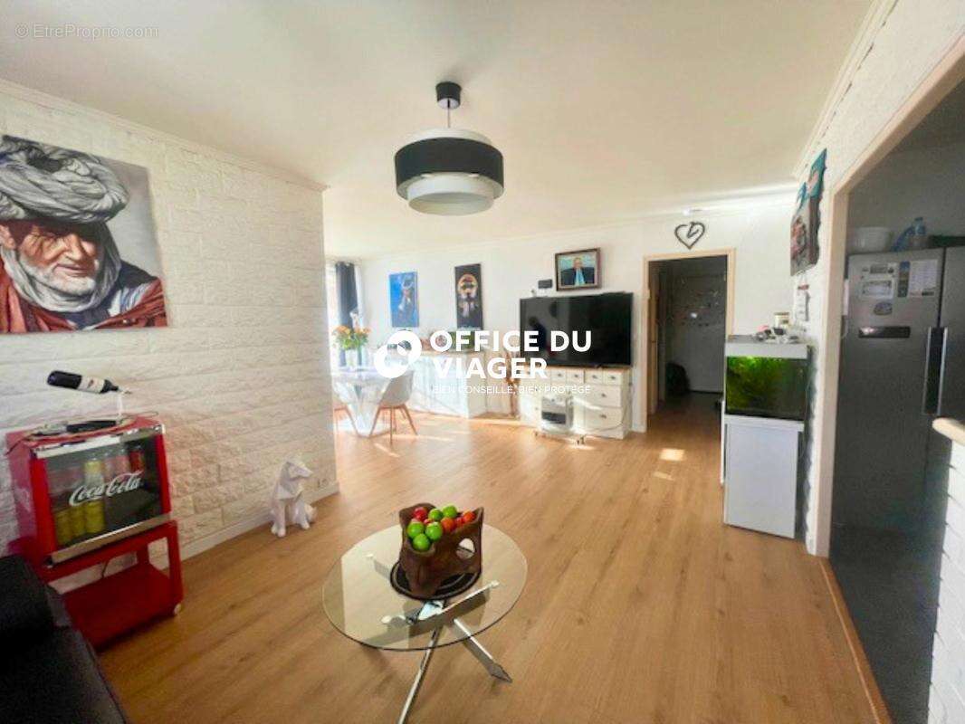 Appartement à VILLENEUVE-LA-GARENNE