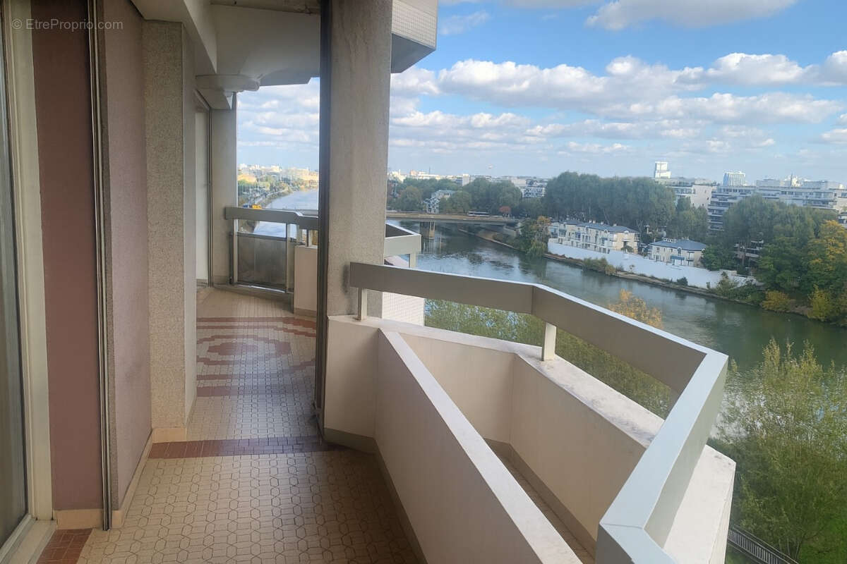 Appartement à COURBEVOIE