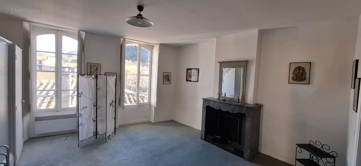 Lot d'appartements avec terrasse et balcon à Sumène - photo 3