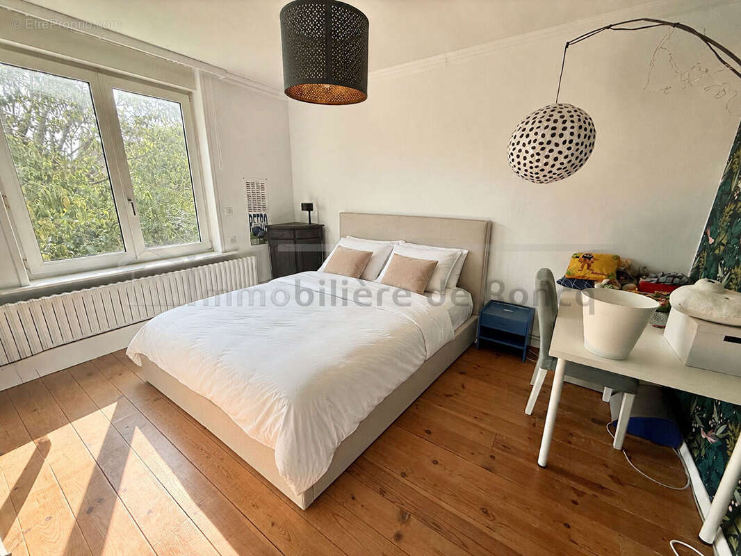 Maison 240 m² centre bourg - photo 9