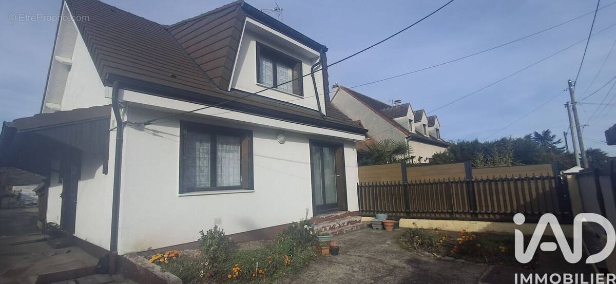 Photo 1 - Maison à CLAYE-SOUILLY