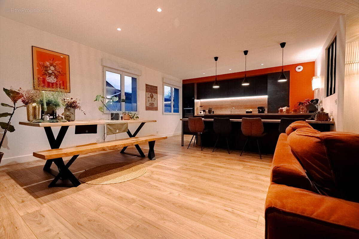 Appartement à LES PONTS-DE-CE