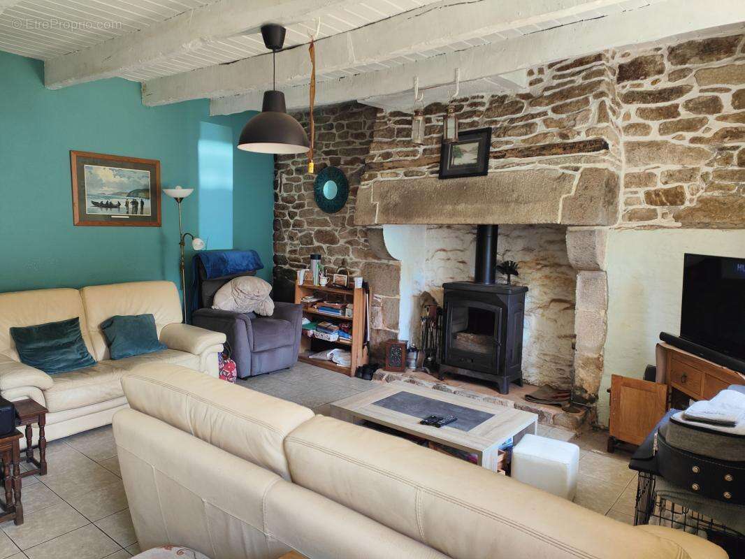 Maison en pierre avec dépendances sur 1 729 m2 de terrain - photo 3