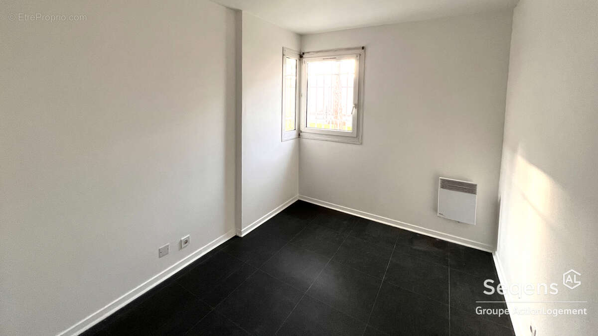 Appartement Dugny 3 pièce(s) 68 m2 - photo 9