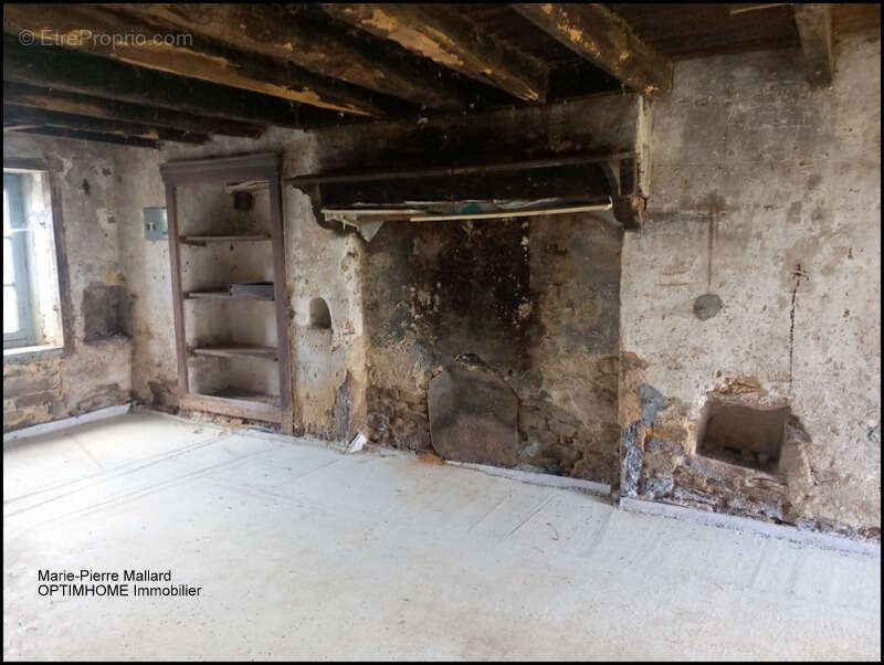 Charmante maison mitoyenne à rénover avec grange attenante – Laissez libre cours à vos projets ! - photo 3