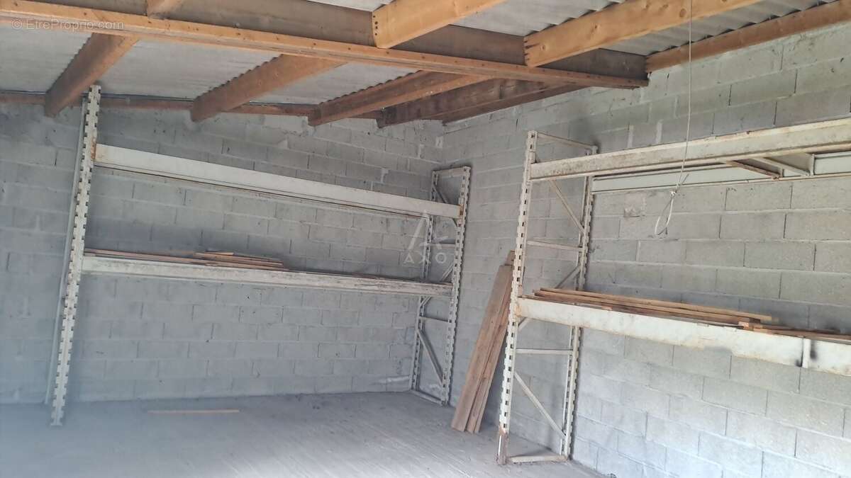 Commerce à L&#039;ISLE-D&#039;ESPAGNAC