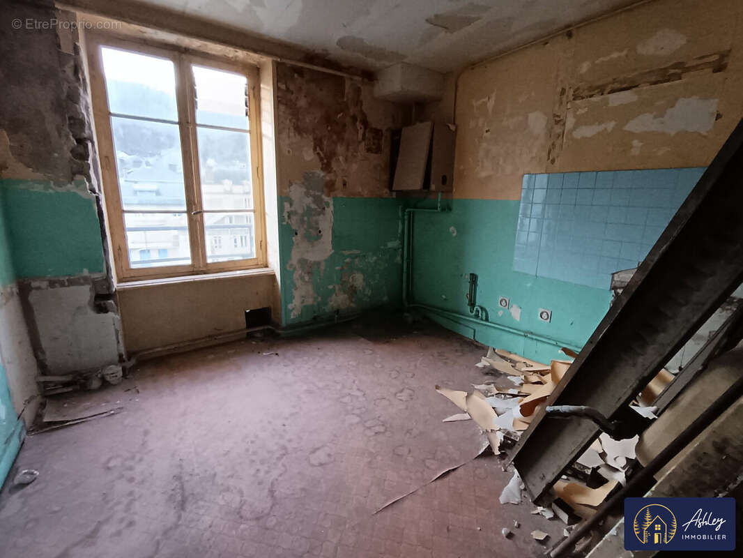 Appartement à BORT-LES-ORGUES