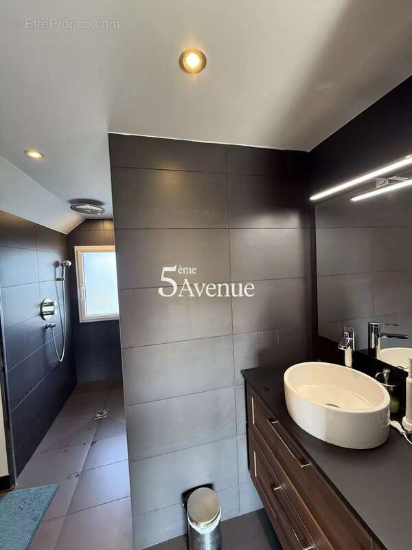 Maison à SAINT-MAUR-DES-FOSSES