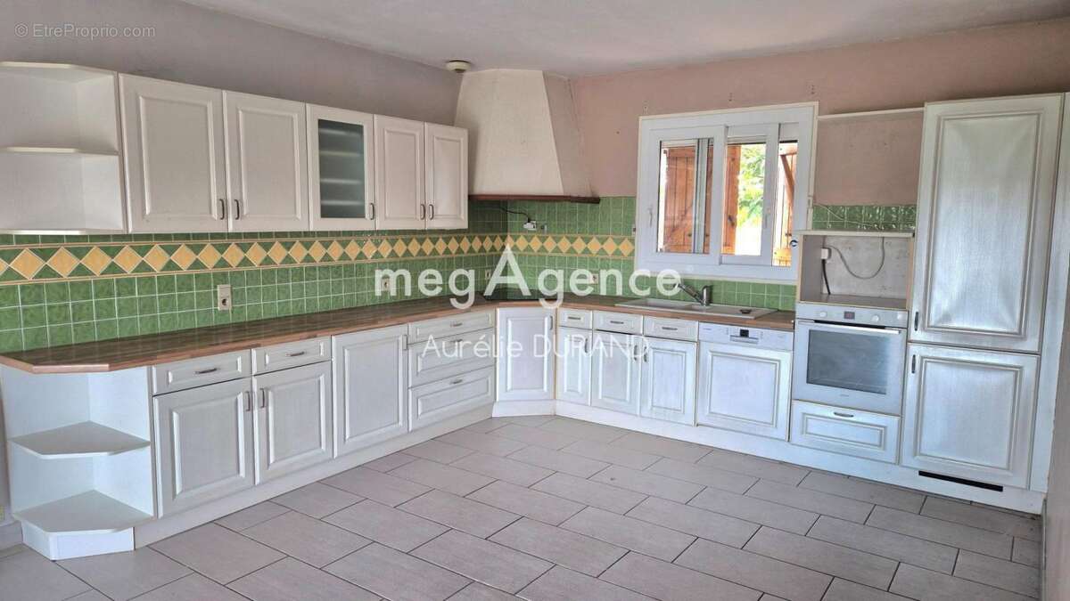 Maison à PINS-JUSTARET