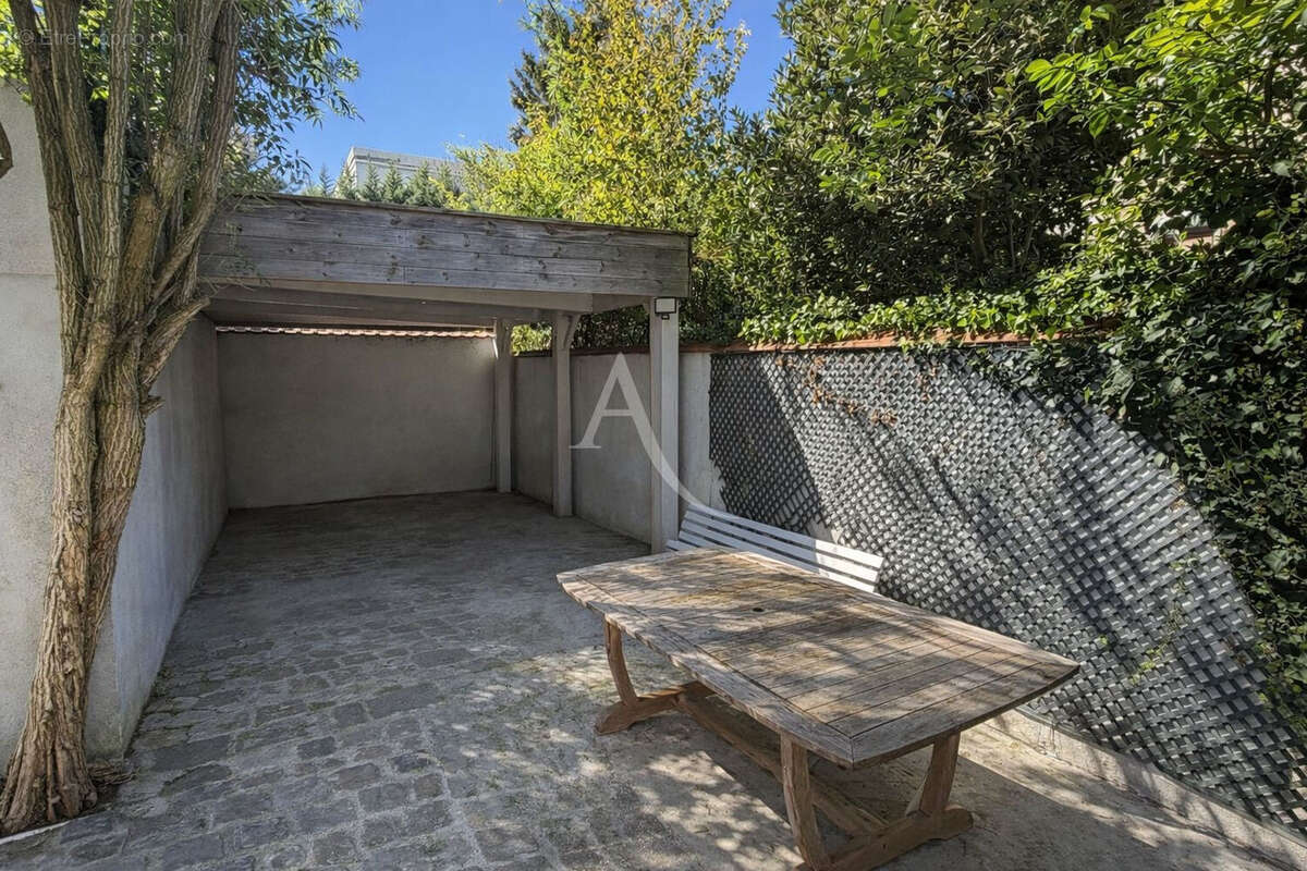 Maison à LE PERREUX-SUR-MARNE