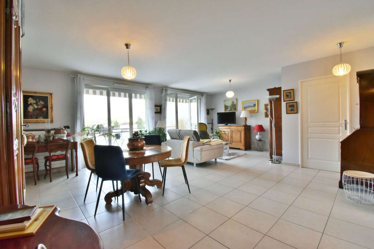 Appartement à BOURGOIN-JALLIEU