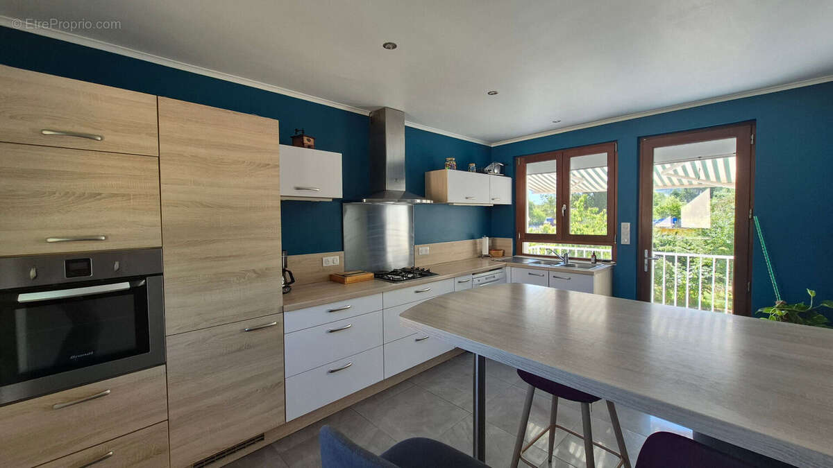 ESPALION, maison de Type 4/5, 140 m² environ, très bon état, terrain de 1000 m² - photo 9