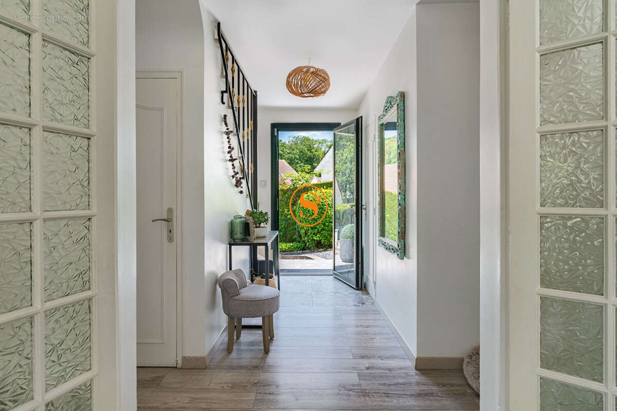 Maison à VERNEUIL-EN-HALATTE