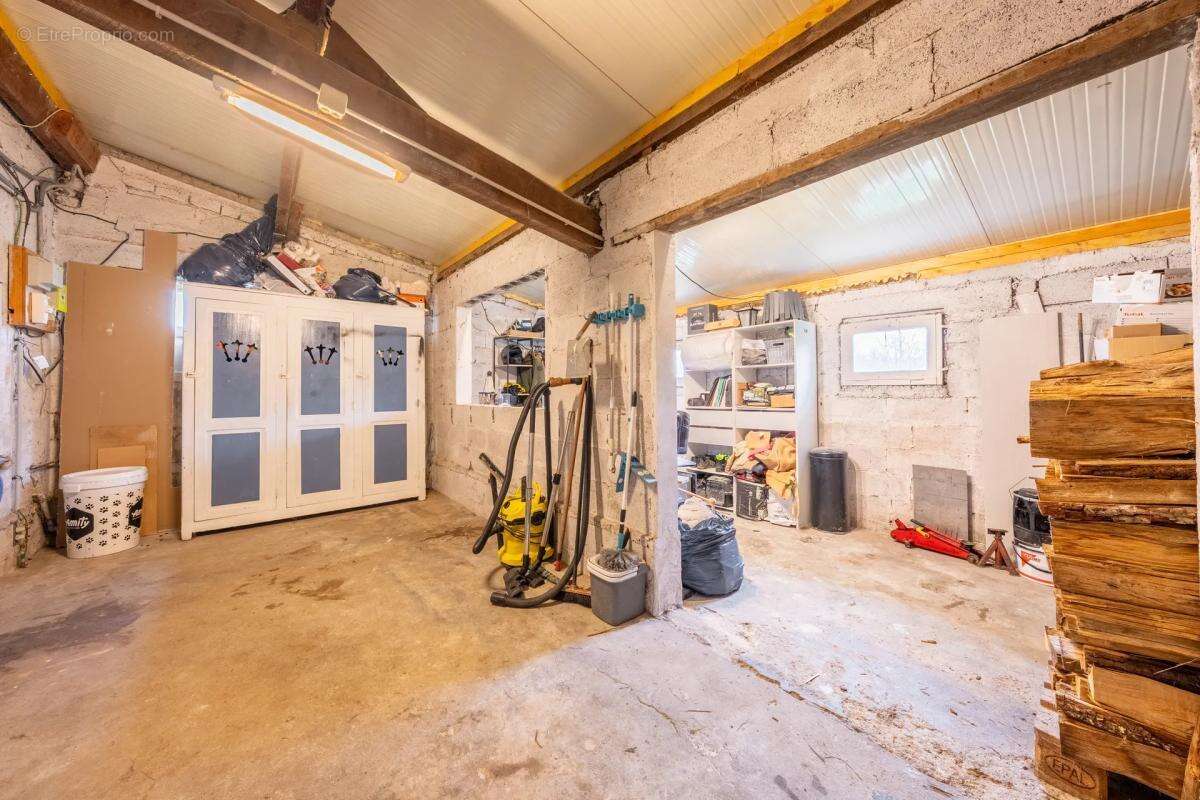 Maison à LES EGLISOTTES-ET-CHALAURES