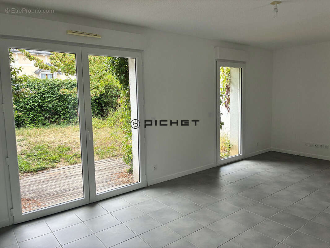 Maison à MONTLOUIS-SUR-LOIRE