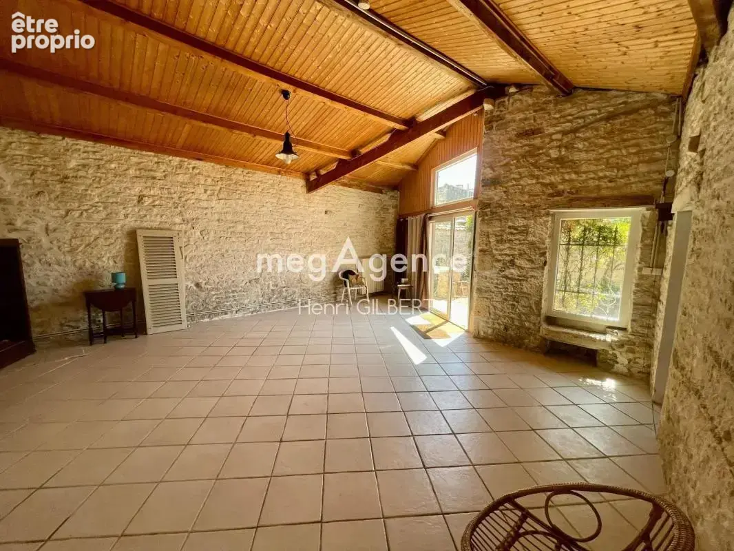 Maison construite en pierre entièrement restaurée - photo 10