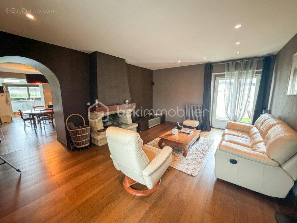 Maison à VEZIN-LE-COQUET