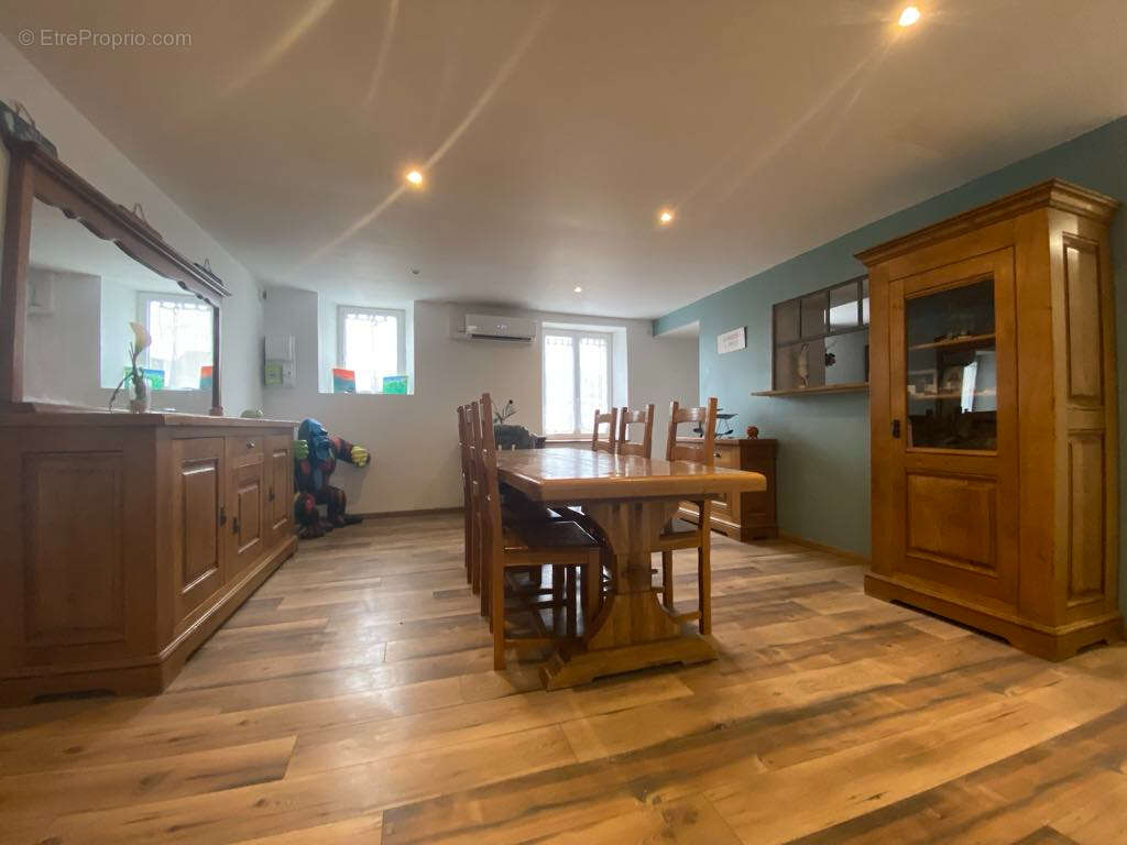 Maison à NEUILLY-SAINT-FRONT