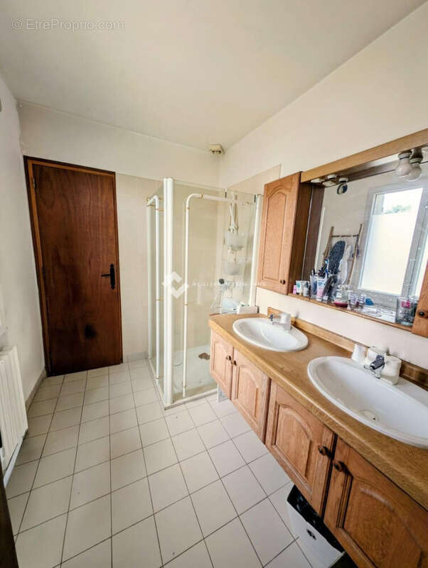 Maison 253 m² à Buxerolles  - photo 7