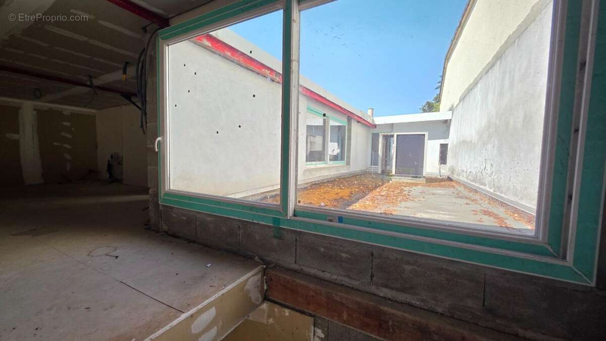 Loft d'exception en cours d amenagement - volumes uniques et potentiel infini avec ses dependances - photo 14