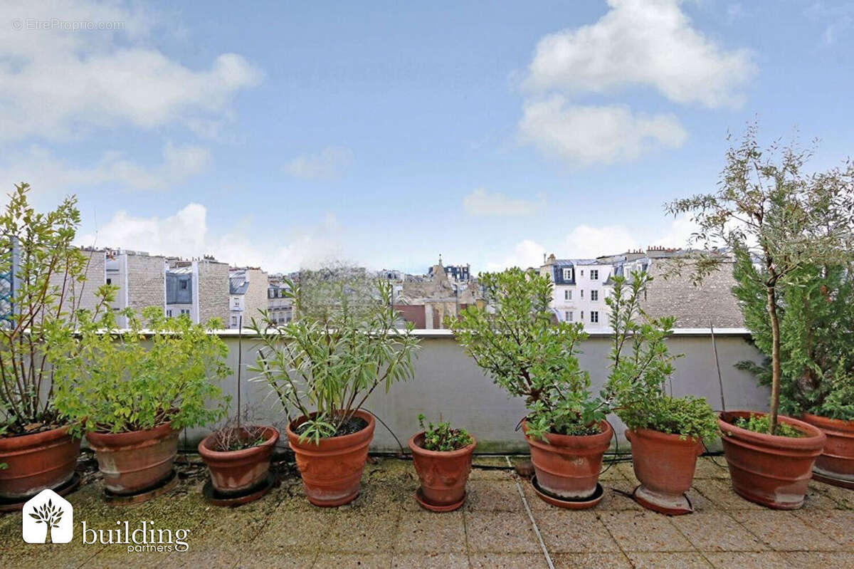 Appartement à PARIS-16E