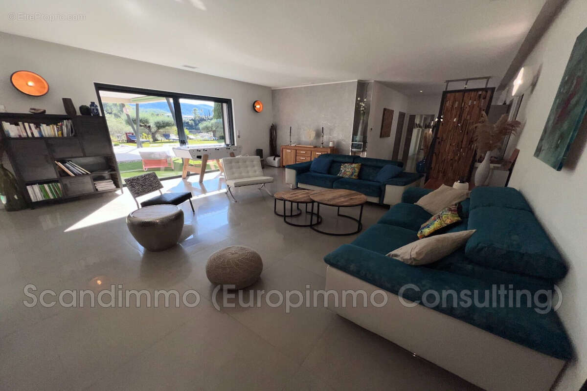 Maison à SOLLIES-TOUCAS