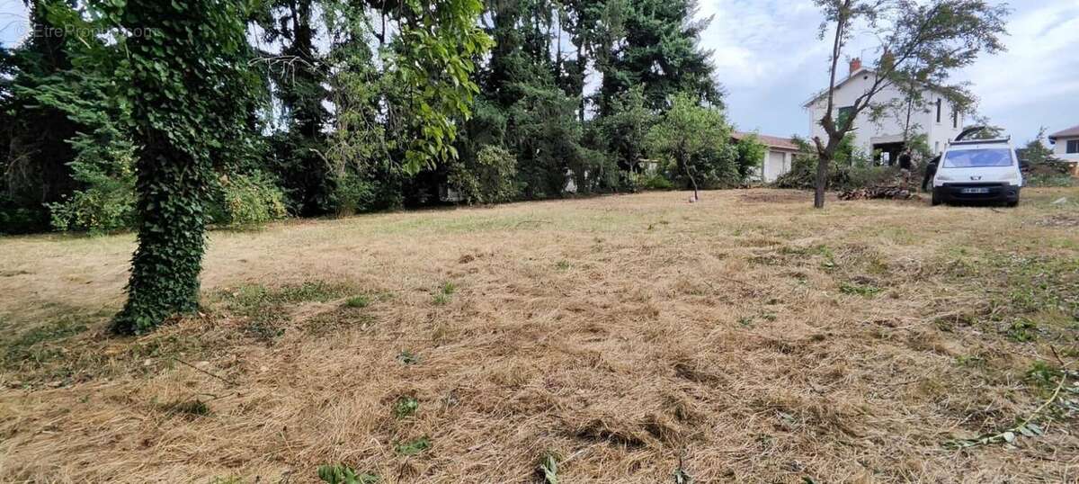 Photo 3 - Terrain à MONTROND-LES-BAINS