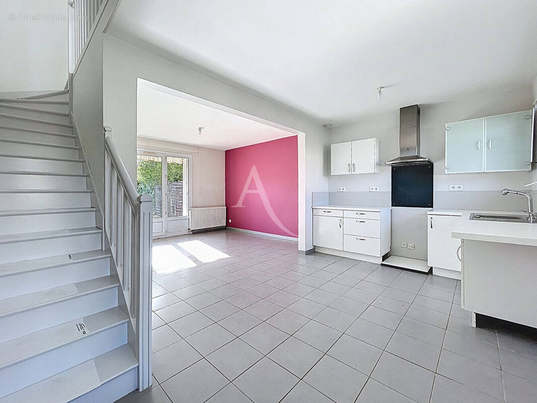 Maison à BEAUFORT-EN-VALLEE