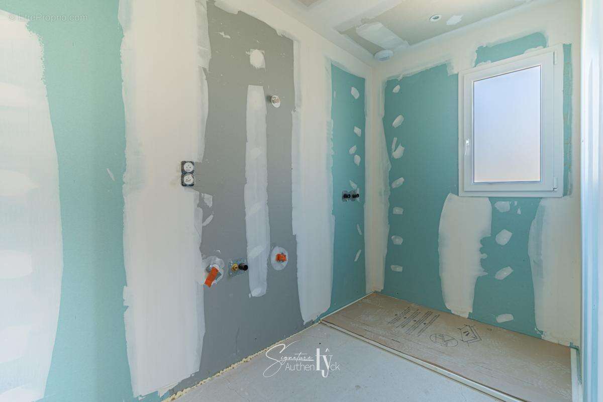 Maison 102 m² à Saint-Hilaire-Bonneval  - photo 9