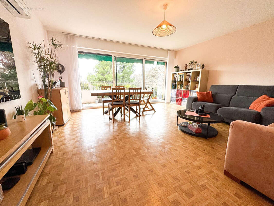 Appartement à MARSEILLE-9E