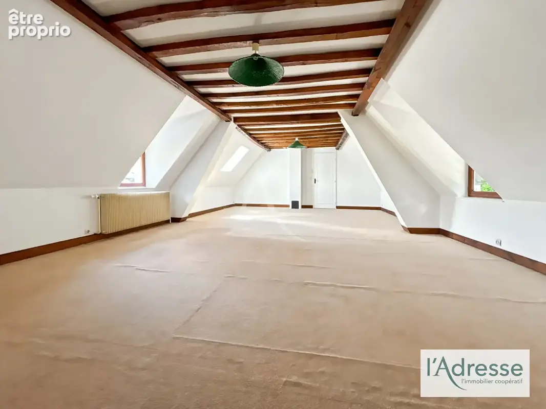 Corps de ferme avec 8000 m2 - photo 12