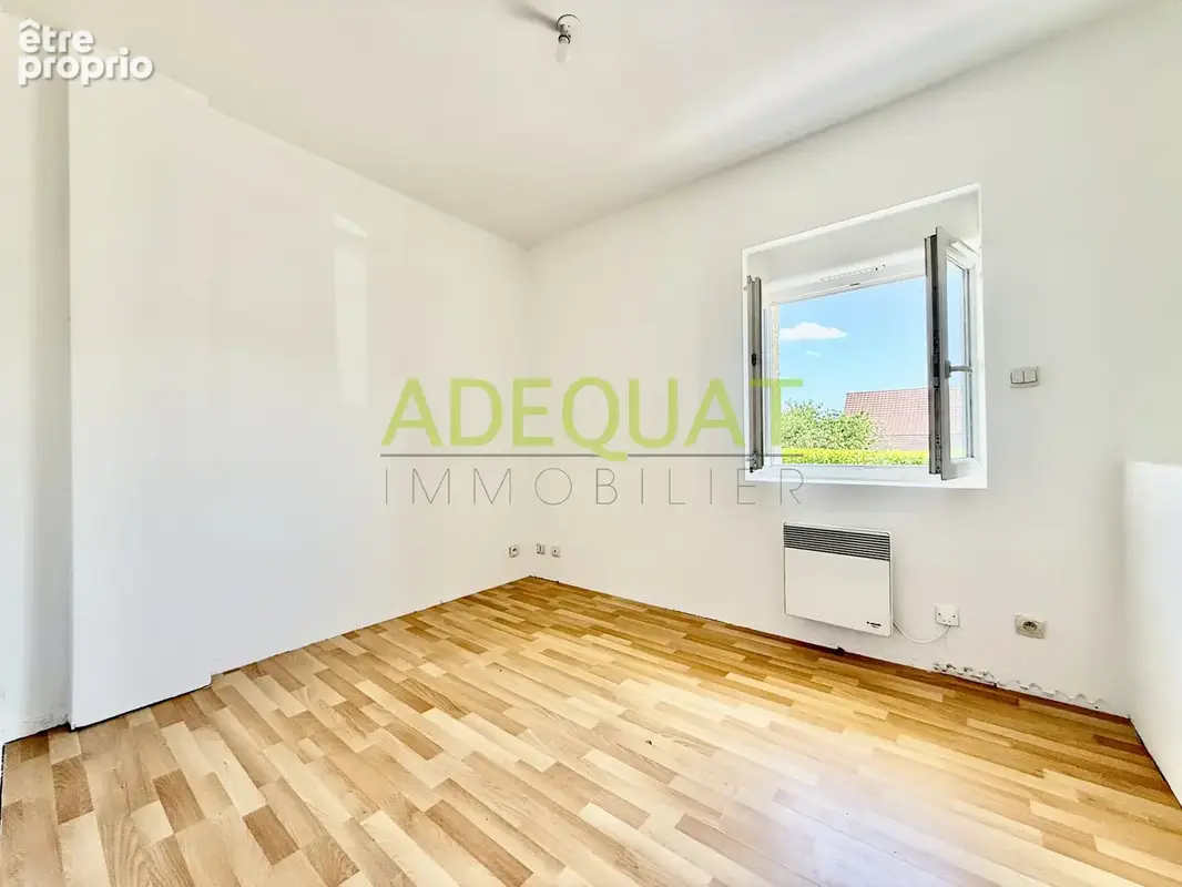 VENERIEU, Maison individuelle / 4 chambres / garage attenant / cour intérieur... - photo 10
