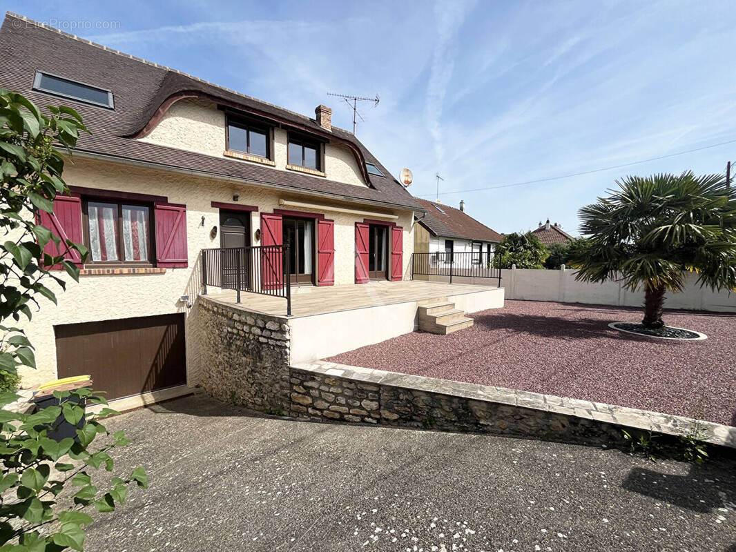 Maison à AUNEAU