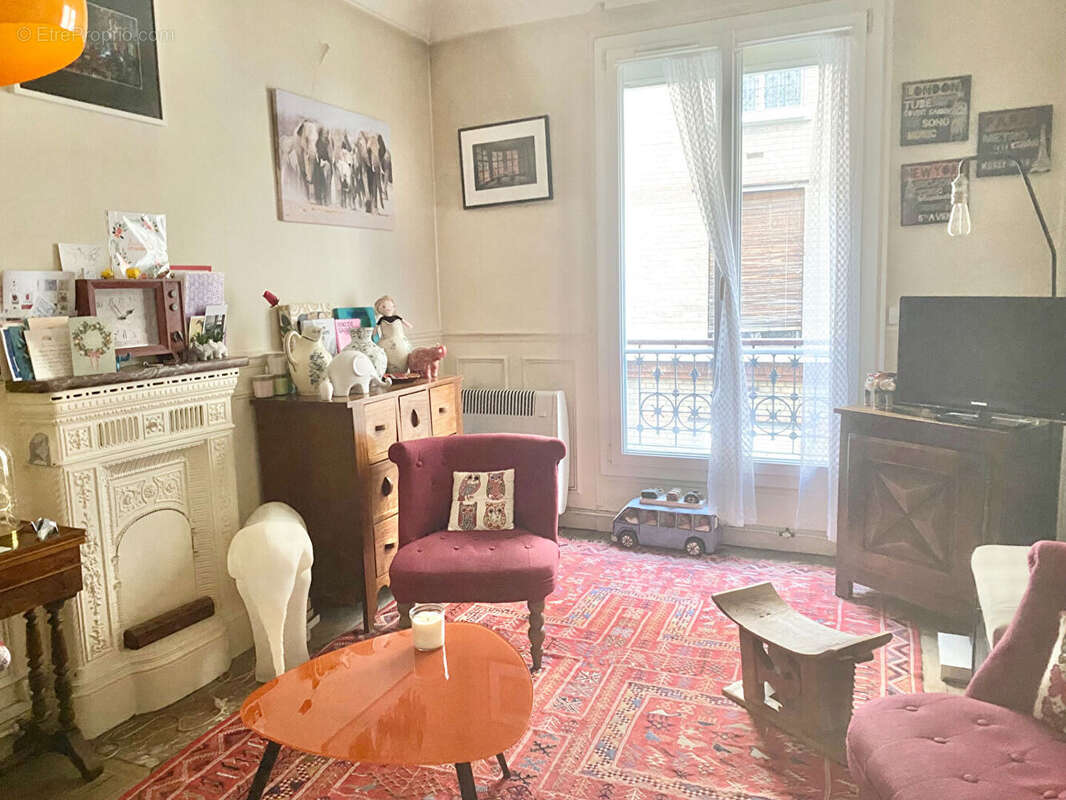 Appartement à PARIS-14E