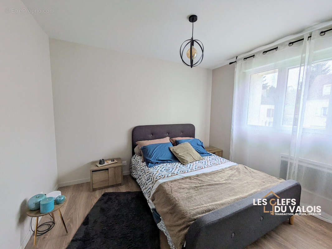 CHAMBRE ETAGE - Maison à CREPY-EN-VALOIS