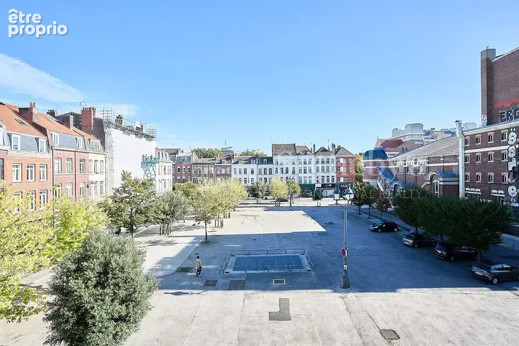 Exclusivité . Lille Sébastopol , splendide appartement type 5 entièrement rénové . Cave . parking . - photo 20