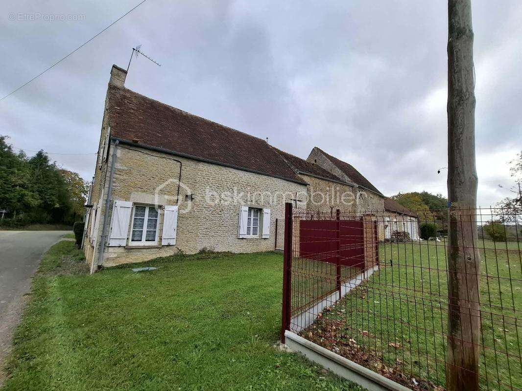 Maison à SAINT-CHRISTOPHE-LE-JAJOLET