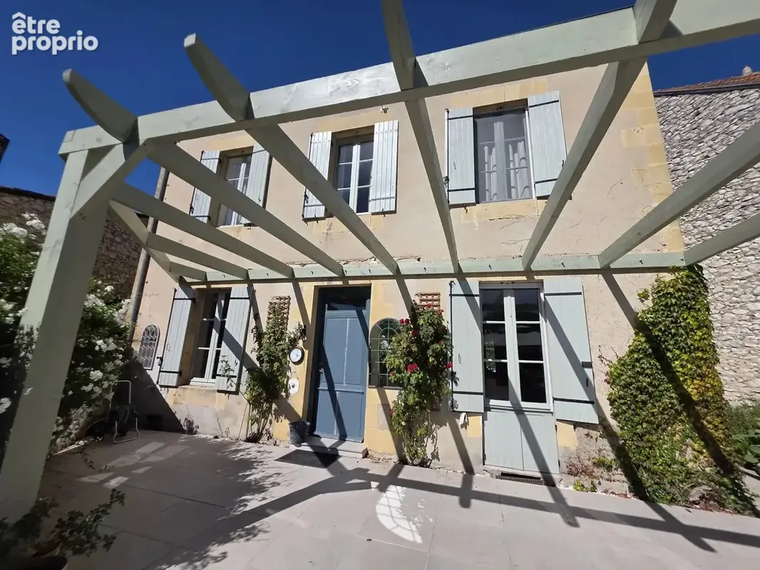 Maison de Charme dans une ville animée - photo 2
