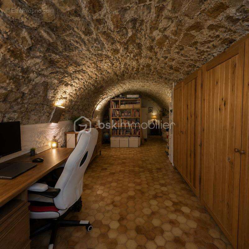 Grasse – Appartement 3 pièces atypique atypique se vivant comme une maison - photo 8