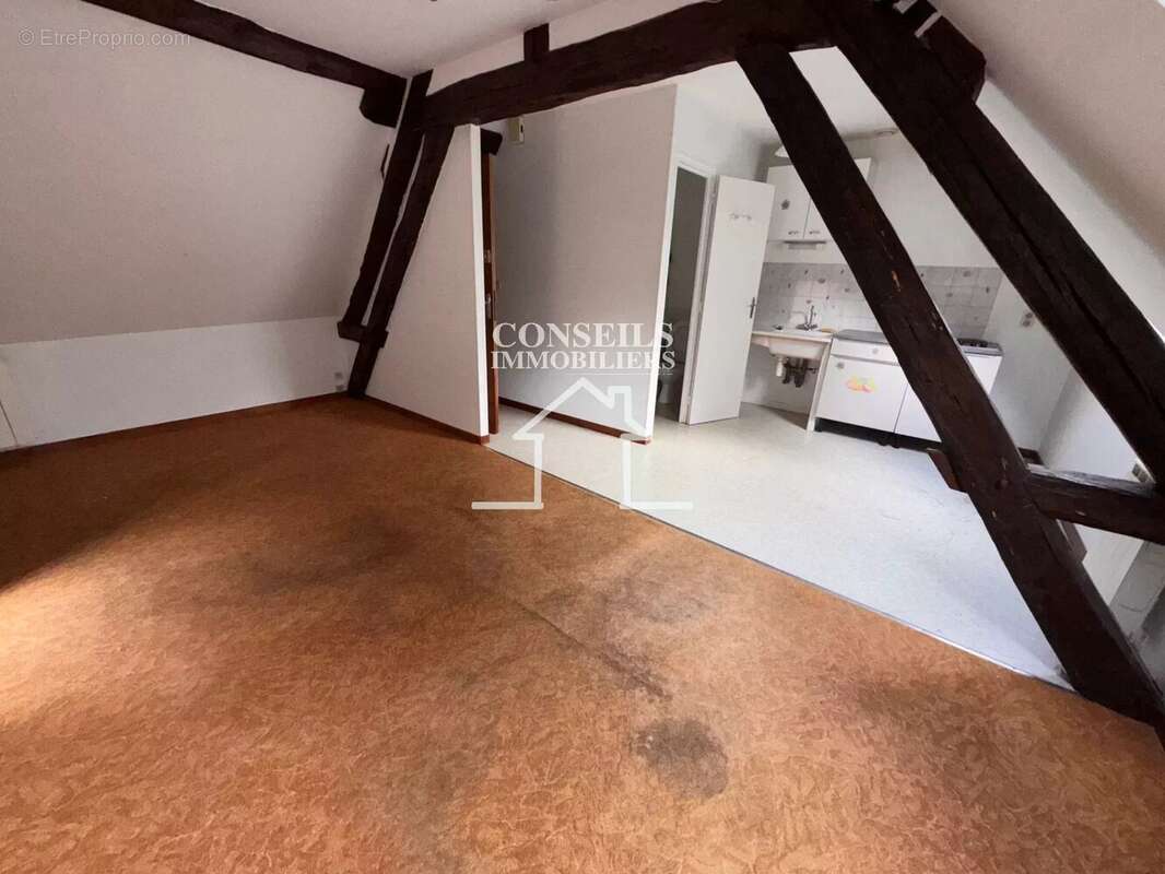 Maison à SAINT-JULIEN-DU-SAULT