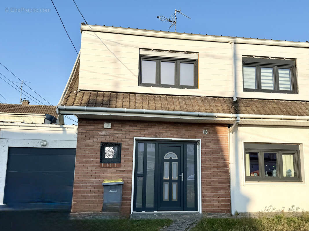 Maison à MONTIGNY-EN-GOHELLE