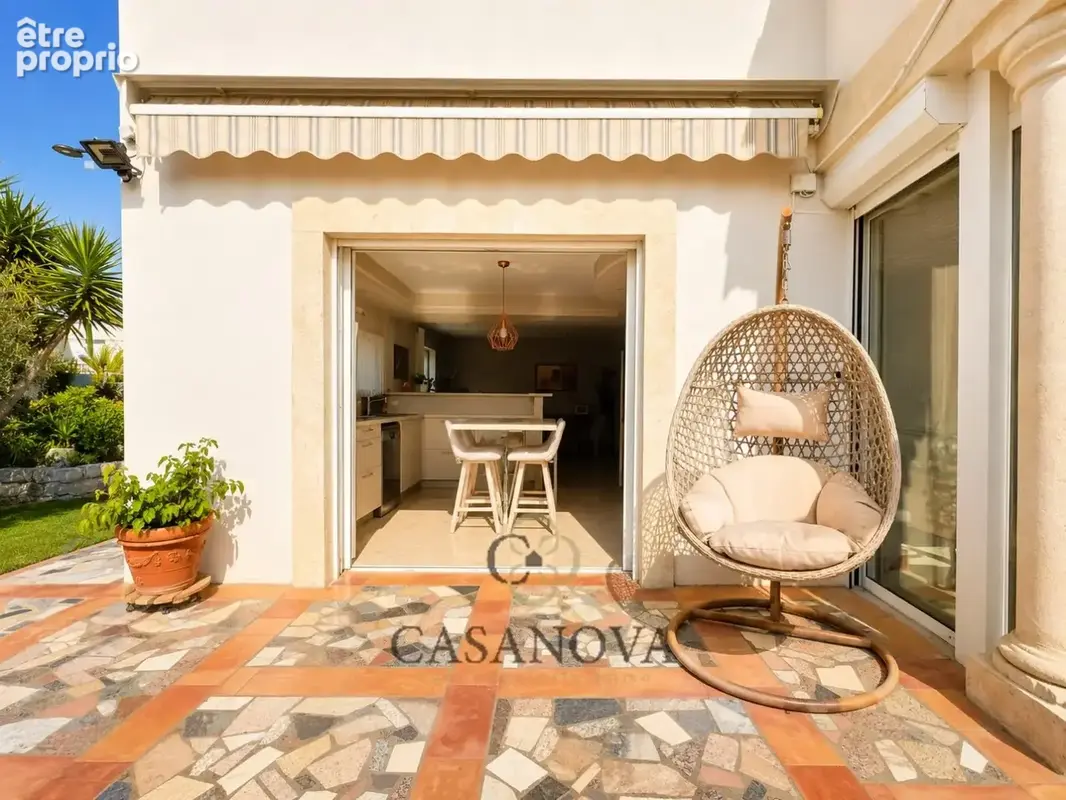 Maison 191 m² avec jardin paysager, jacuzzi et garage au centre de Pérols - photo 8
