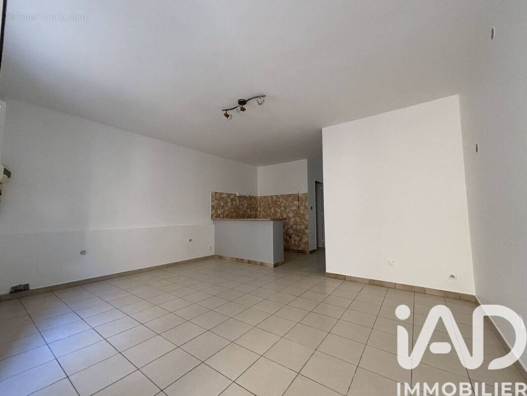 Photo 1 - Appartement à ARAMON
