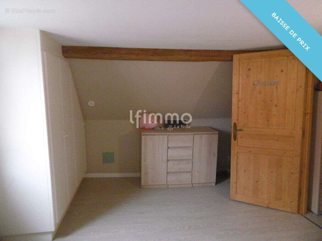 Maison, 3 pièces avec une cour et une annexe - photo 7