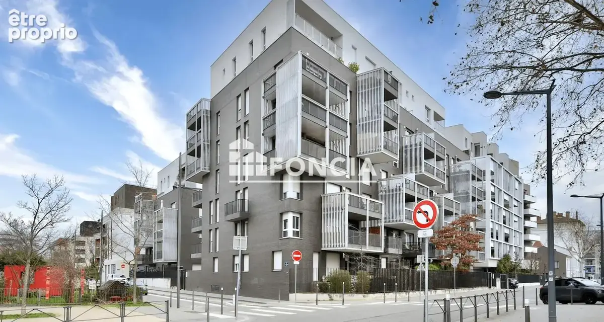 Lyon 7 : t3 avec bel exterieur et garage - photo 1