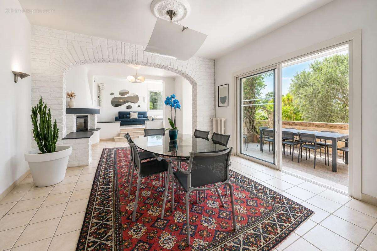 Maison 7 pièces, 161 m² à Saint-Raphaël, Boulouris - photo 3