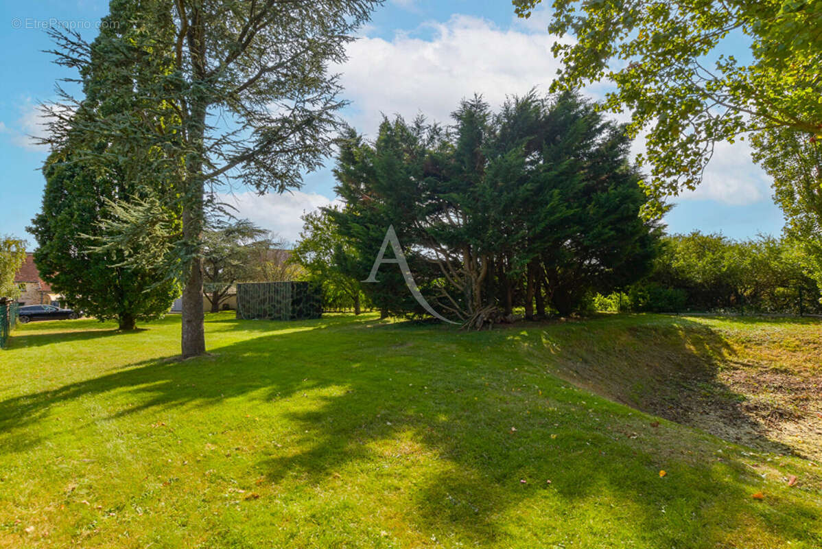 Maison à OZOUER-LE-VOULGIS